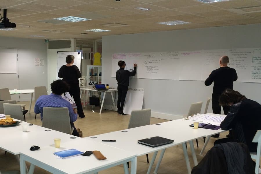 Session de co-construction RESONANCES avec les équipes client